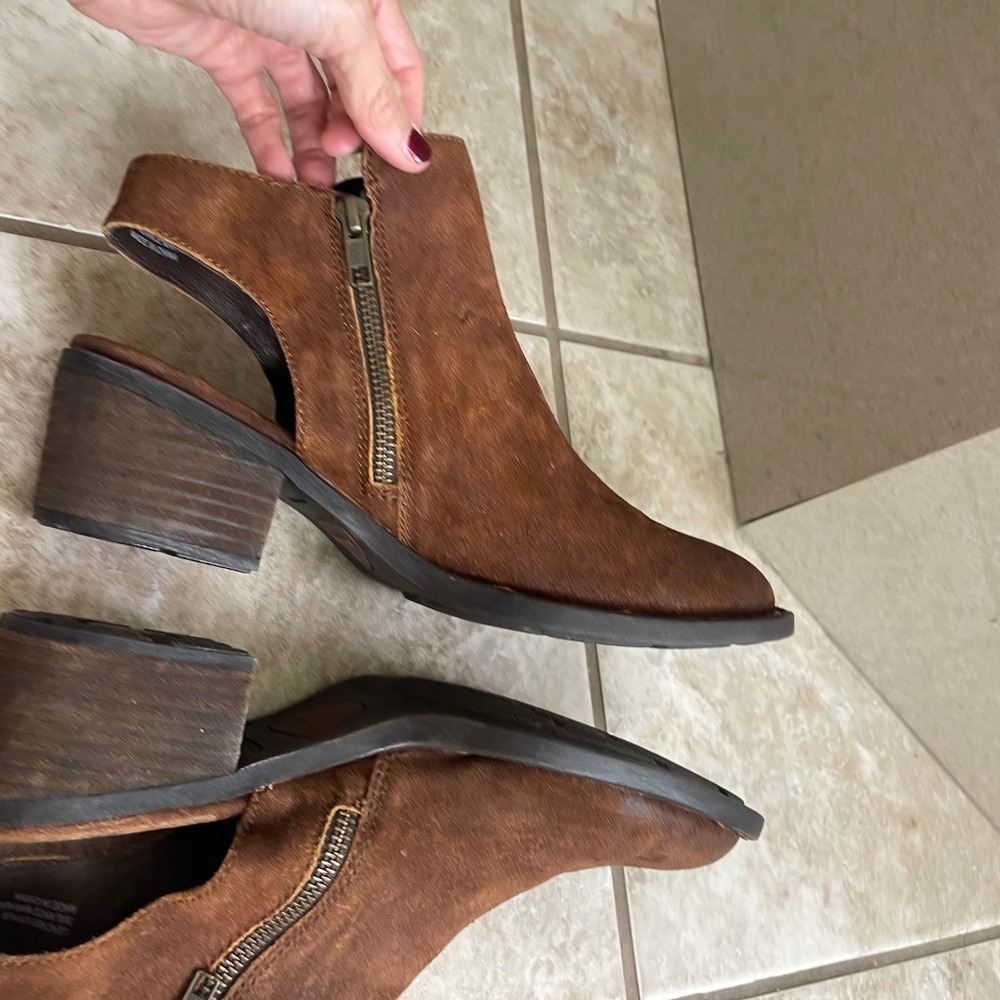 Born margrit euc Brown Suede Slingback Ankle Boots Buckle Block Heel Women 9.5 - Picture 6 of 10